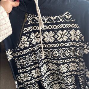 AMPERSAND AVE Navy and White Snowflake Hoodie
